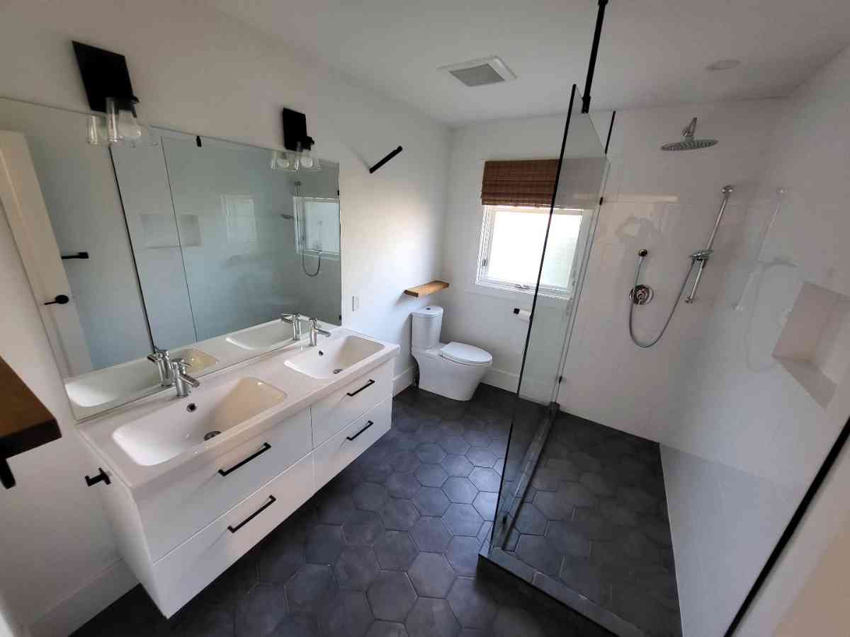 Utopian Cleaning Kelowna finished bathroom Utopian Cleaning Kelowna finished bathroom