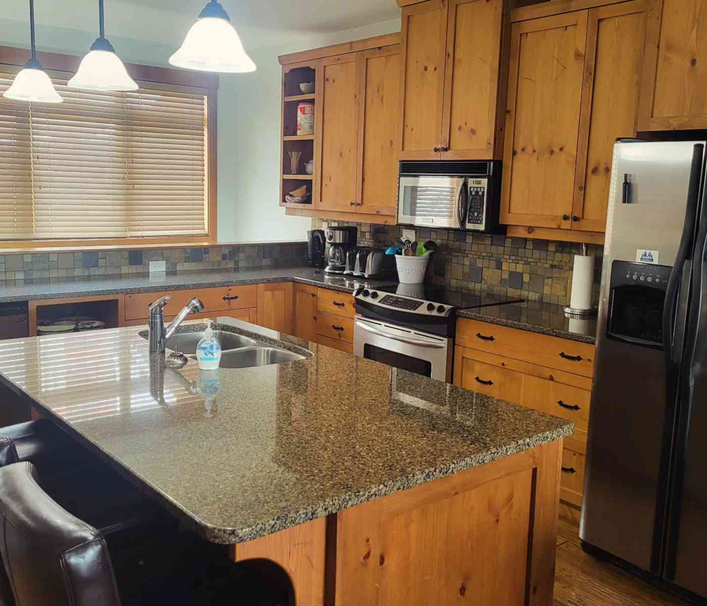 Utopian Cleaning Kelowna rental kitchen cleaned